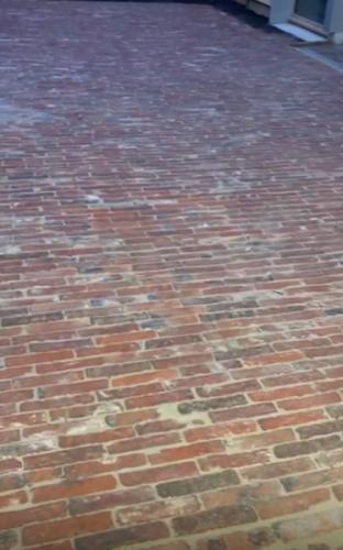 LA GRANDE COCO : LE RÉEMPLOI DES BRIQUES AU COEUR DE L'AMÉNAGEMENT PAYSAGER