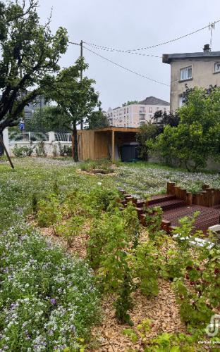 AMÉNAGEMENT D'UN JARDIN EN BIODIVERSITÉ À VILLEJUIF : ENVIRONNEMENT & PRATICITÉ